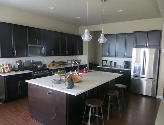 Foto del edificio - Large 5-Bed, 4-Bath Home in Kechter Farm Neighborhood - New Photos Coming Soon!