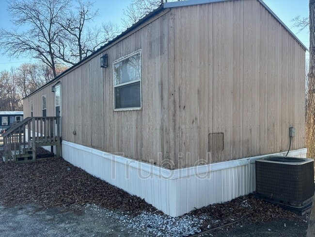Building Photo - 113 Somerset Dr