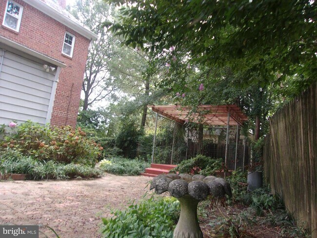Foto del edificio - 1114 S Oakcrest Rd