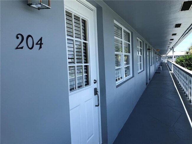 Foto del edificio - 701 Pine Dr