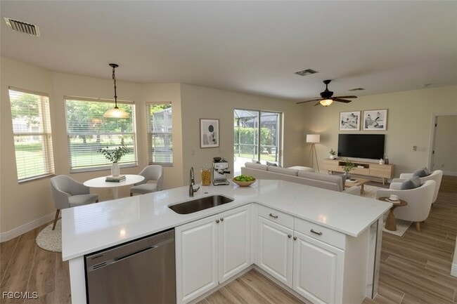 Foto del edificio - 12391 Muddy Creek Ln