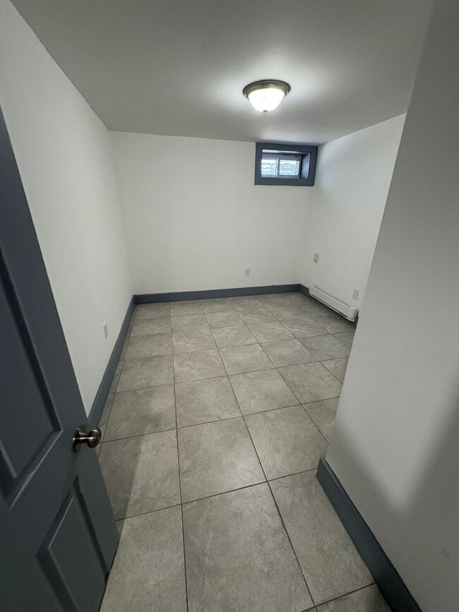 Building Photo - 26 Finlay Pl