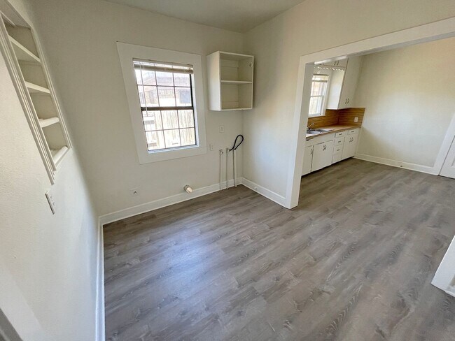 Foto del edificio - 4170 Hemphill St