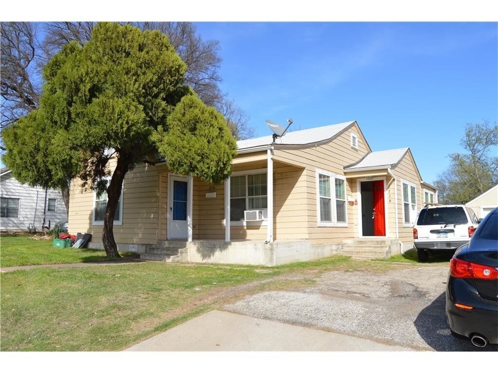 2730 Carson St, Haltom City, TX 76117 Townhome Rentals in Haltom City TX