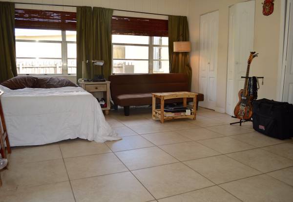 Foto del edificio - 5700 SW 8th St