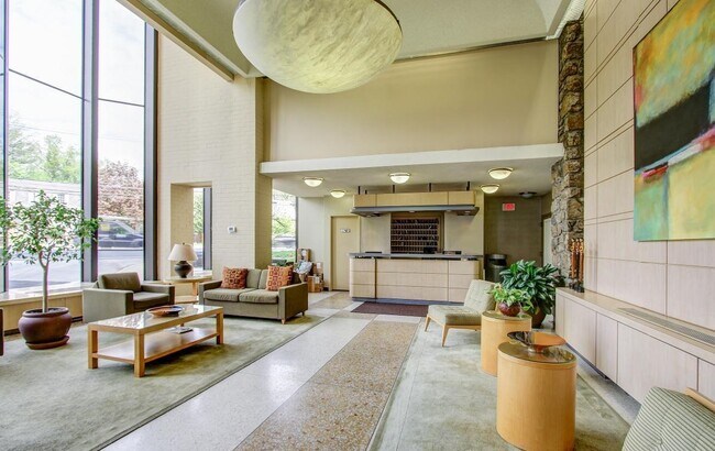 Foto del edificio - 4242 East West Hwy