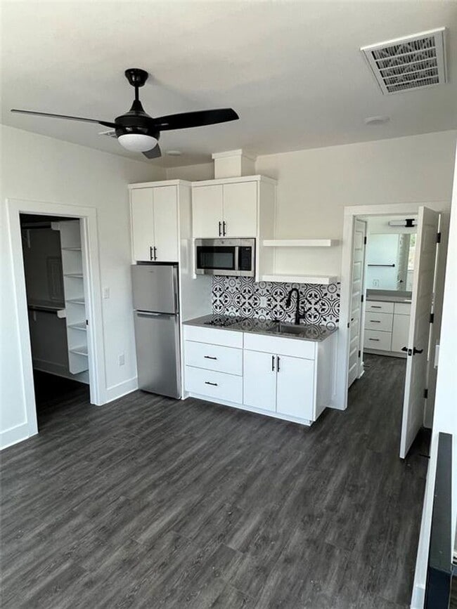 Photo - 7603 Carver Ave Apartment