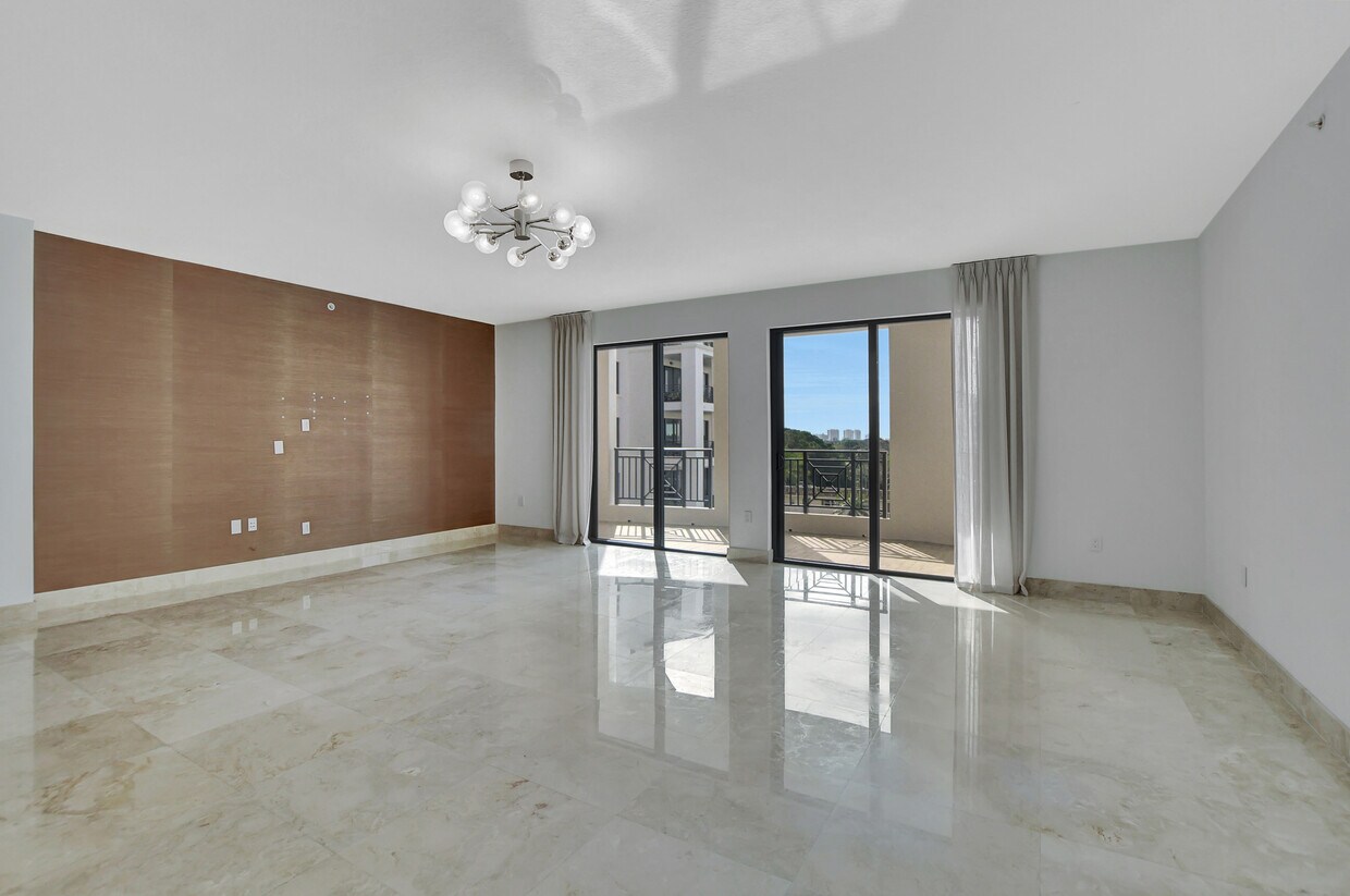 Foto principal - 200 E Palmetto Park Rd