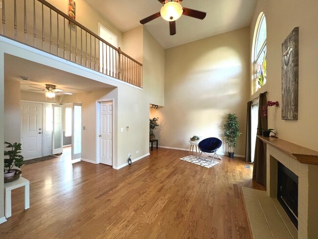 Building Photo - 812 Canterbury Ln