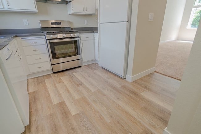 Building Photo - 3121 Woods Cir