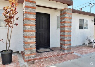 Building Photo - 815 W 134th St