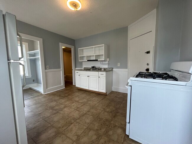 Kitchen - 174 Church St