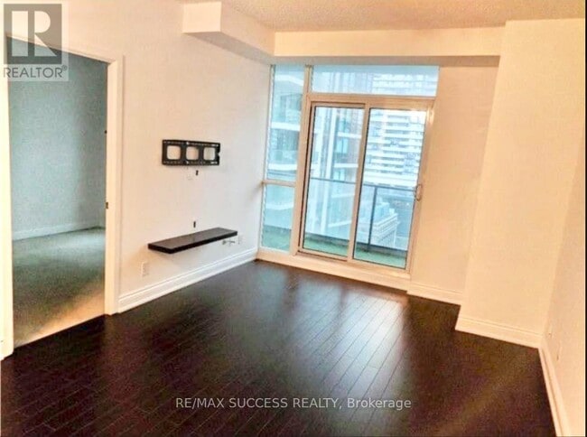 Building Photo - 18 Harbour St