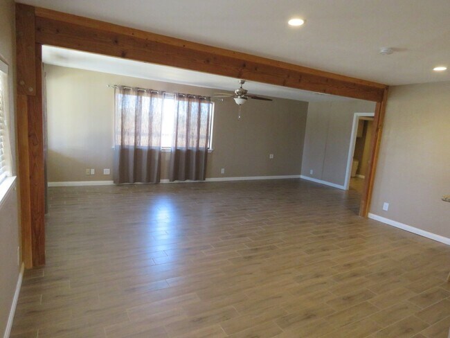 Foto del edificio - 4929 1st. Street East