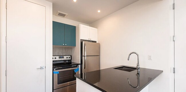 Foto del edificio - 2250 Clarendon Rd