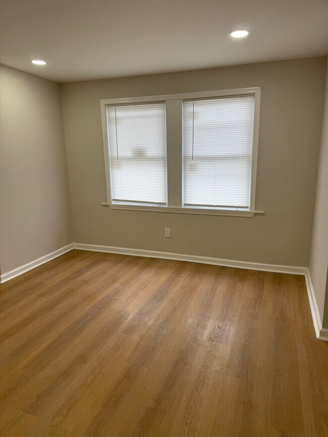Foto del edificio - 4050 Maywood St