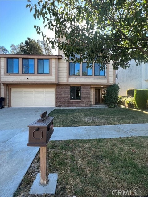 Building Photo - 2936 Briarwood Dr