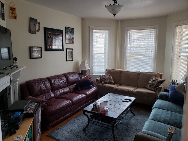 Building Photo - 37 Jewett St