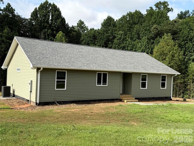 Foto del edificio - 6415 Little Mountain Rd