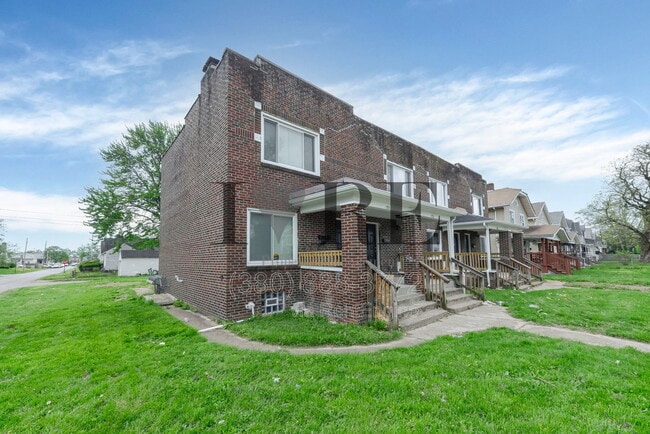 Building Photo - 1153 E 20th Ave
