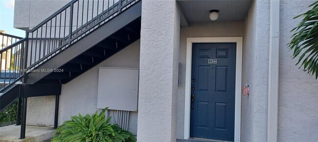 Building Photo - 10360 SW 150th Ct