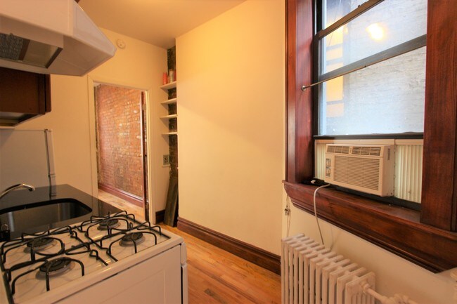 Foto del edificio - 336 E 5th St