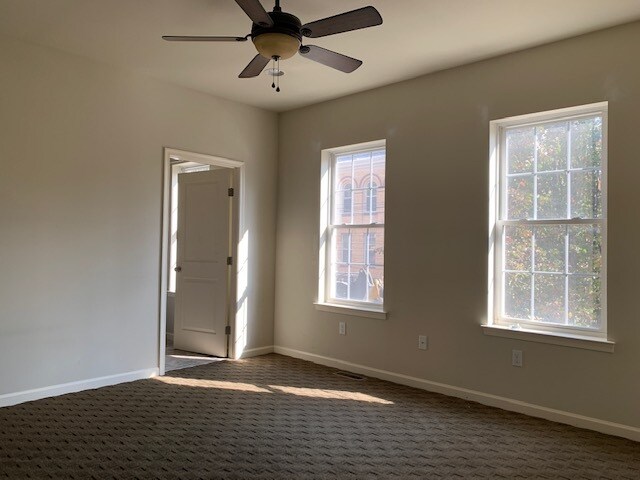 Foto del edificio - 222 Muench St