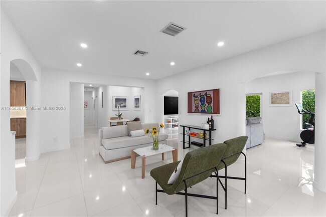 Foto del edificio - 741 NE 87th St