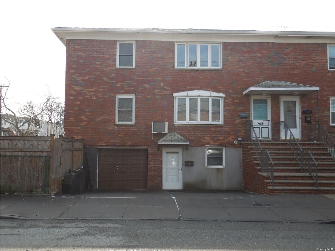 Primary Photo - 128-14 11th Ave