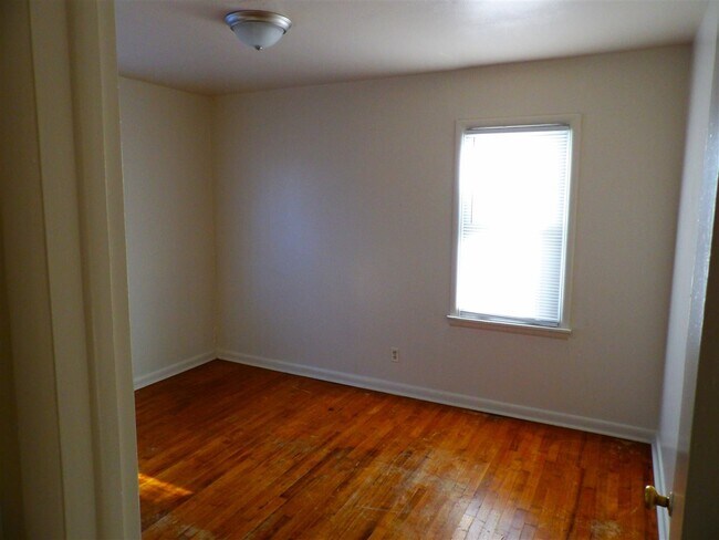 Building Photo - 1234 NW Logan Ave