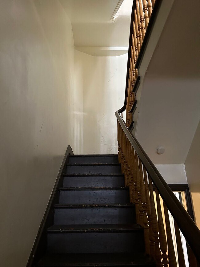 Foto del edificio - 475 W Market St