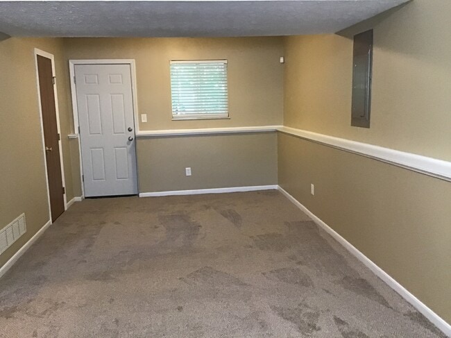 Foto del edificio - 813 Allenwood Ct