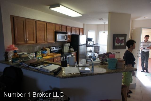 Foto del edificio - 7841 Sugar Bend Dr