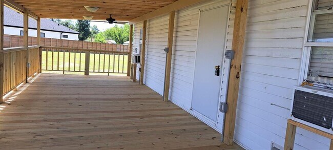 Building Photo - 21105 Briar Cove Cir