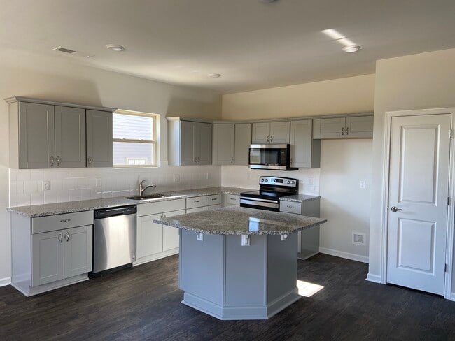 Building Photo - 2020 Sercy Dr