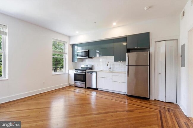 Foto del edificio - 4815 Chester Ave