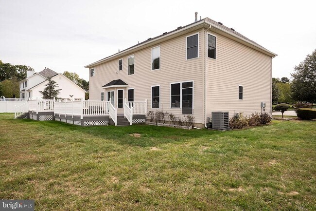 Building Photo - 27 Samantha Dr