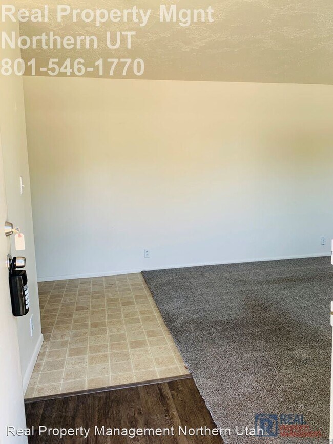 Building Photo - 2 br, 1 bath House - 525 Mac Lane