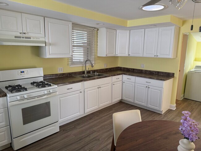 Foto del edificio - 6505 W 83rd St