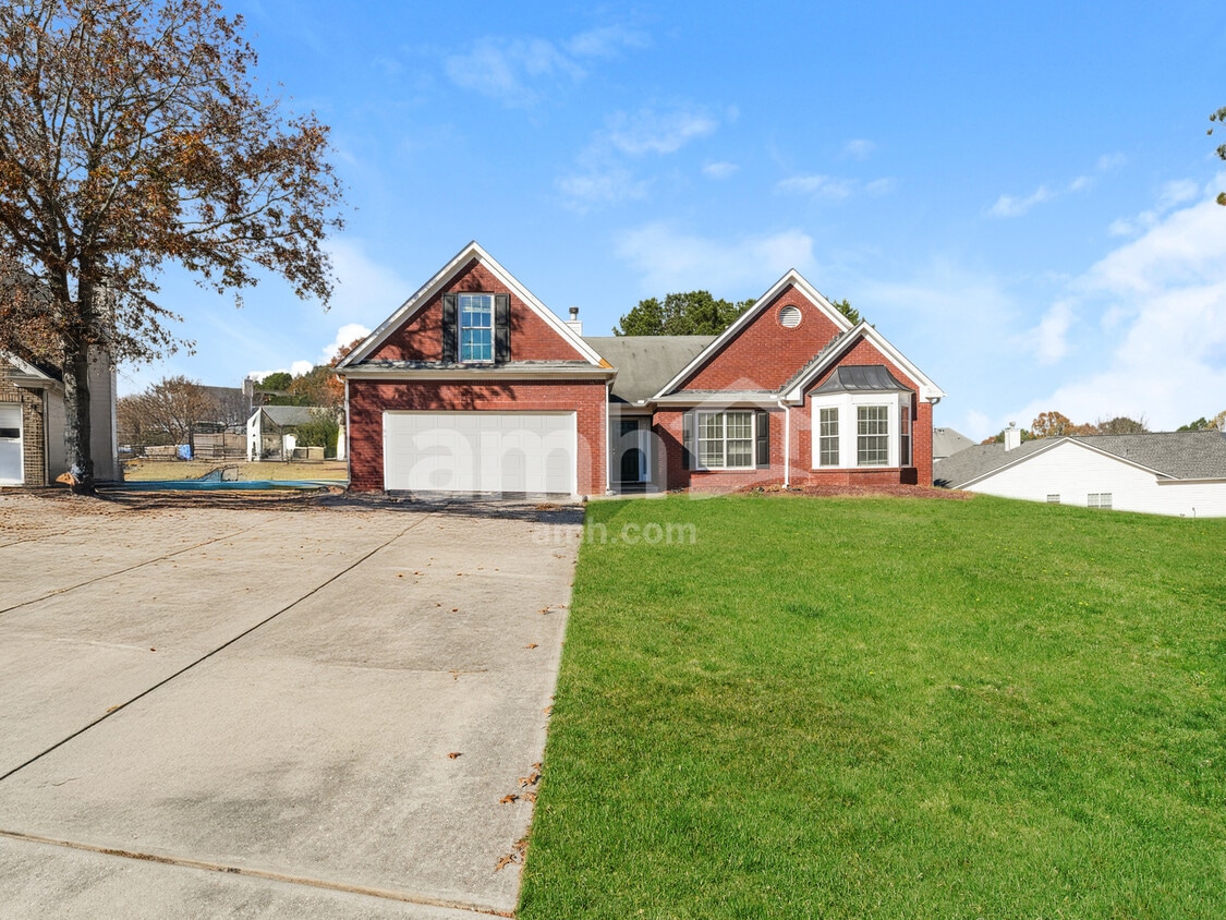 Foto principal - 1967 Ridge Waters Ln SE