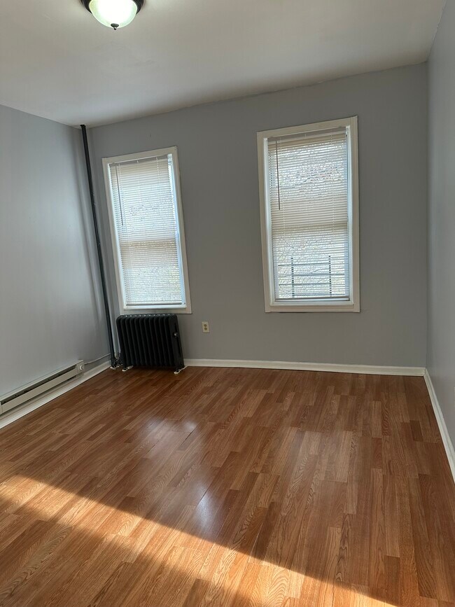 10 Montrose Ter Unit 2nd Floor, Irvington, NJ 07111 Apartments in Irvington, NJ