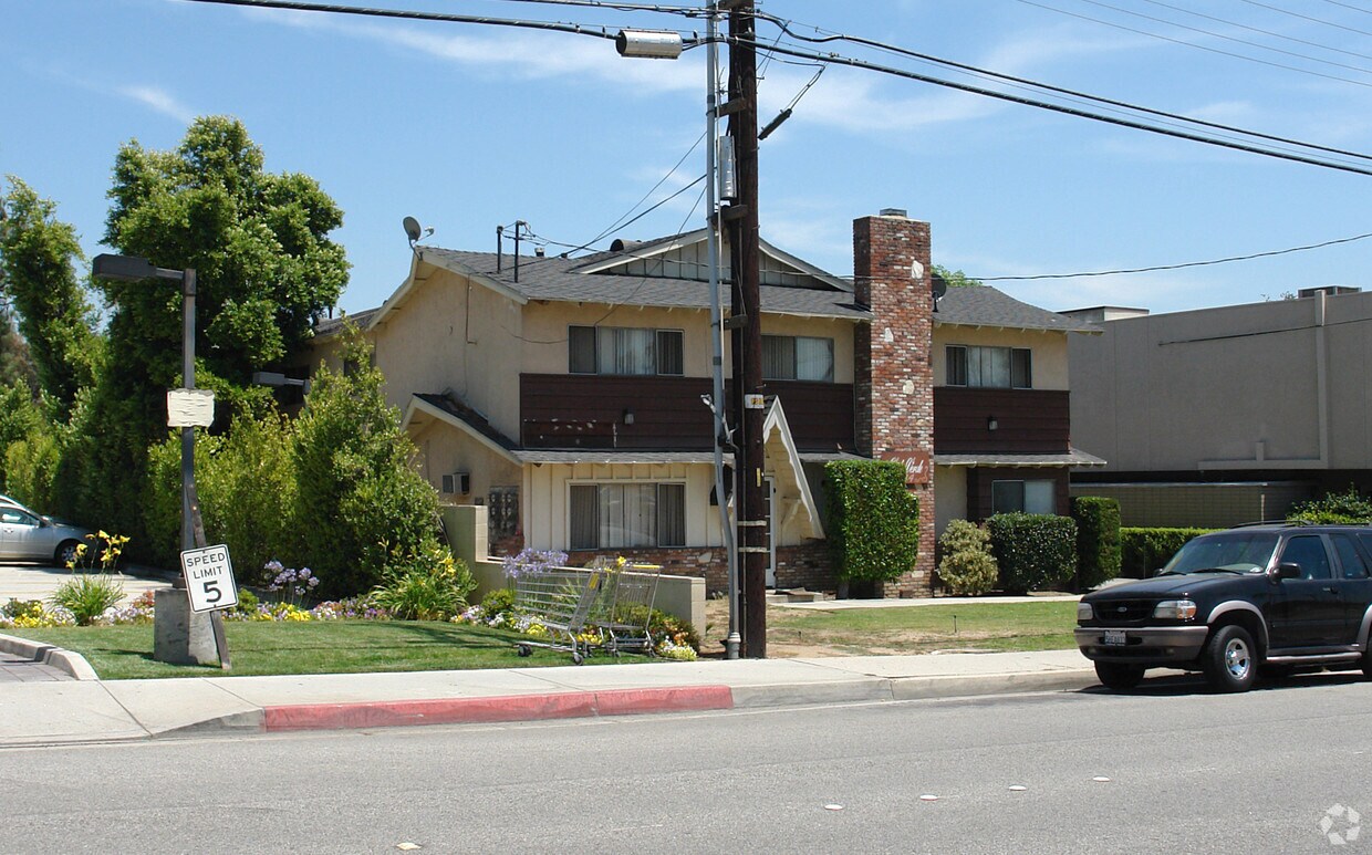 Foto del edificio - 914 Buena Vista St