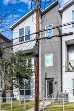 Building Photo - 3105 Gillespie St