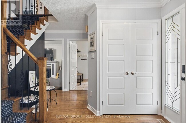 Building Photo - Oakridge Beauty!    3 Bdrm WHOLE Home Rent...