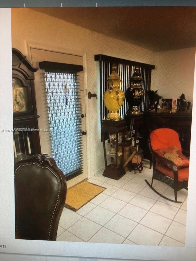 Foto principal - 13250 SW 4th Ct