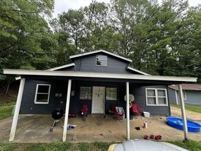 Building Photo - 200 W Caldwell Rd