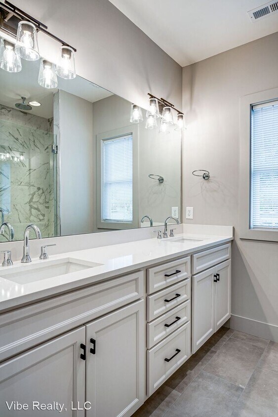 Foto principal - 4 br, 4 bath House - 3810 Chambers Dr