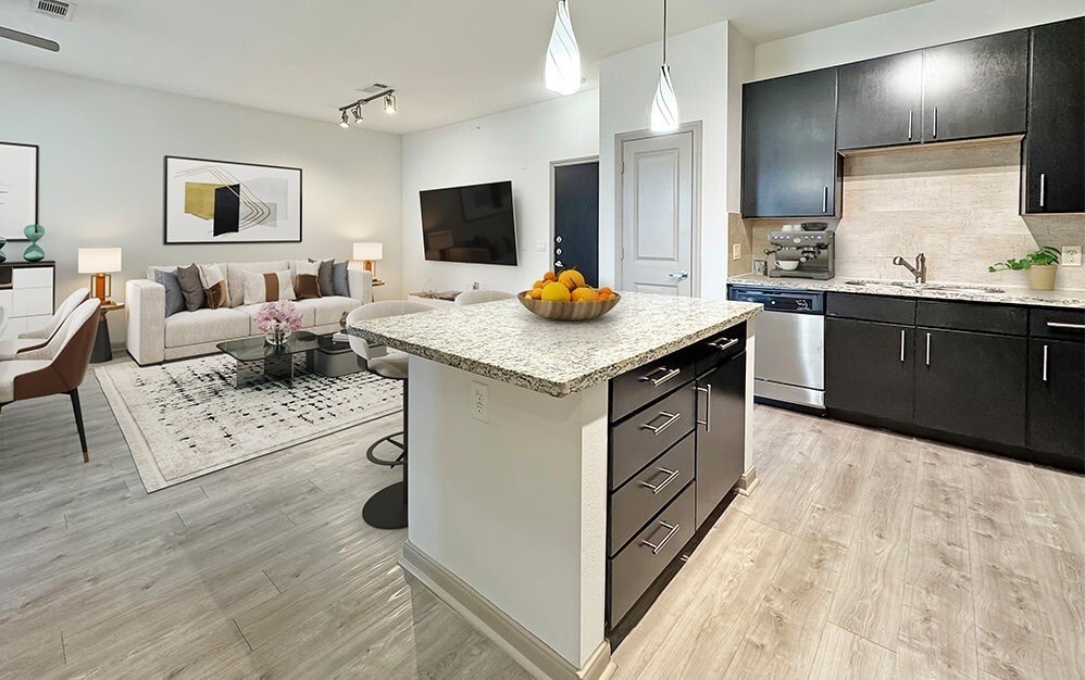 Foto principal - 2700 Brazos St