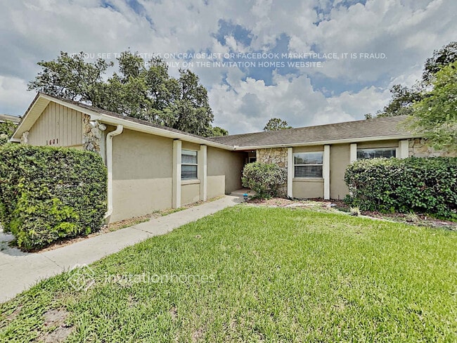 Building Photo - 1601 Aster Dr