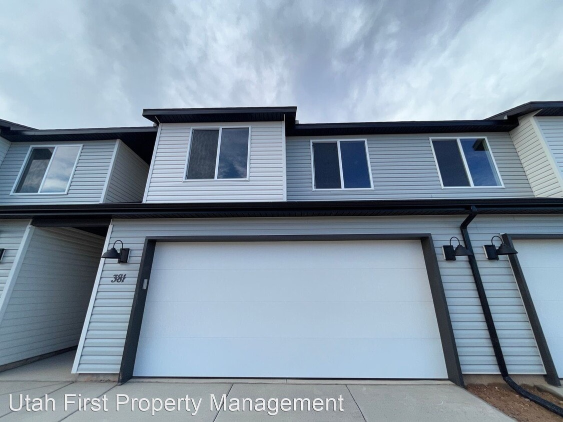 4 br, 2.5 bath House - 381 2025 N